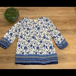 Lucy and Laurel floral top